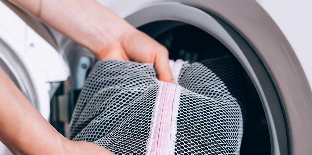 Laver une chemise de nuit en soie : 7 conseils