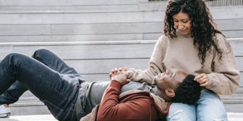 Cadeaux attentionnés pour les Maris: 5 Façons de Montrer Votre Côté Attentionné