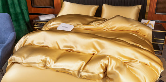 Linge de lit en soie: Matériau de luxe durable pour un lit luxueux