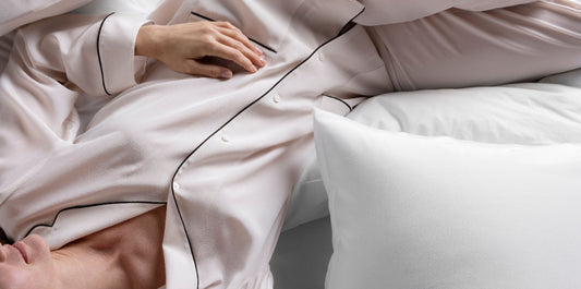 Pyjamas en soie: Vaut l'investissement? 22 raisons pour investir
