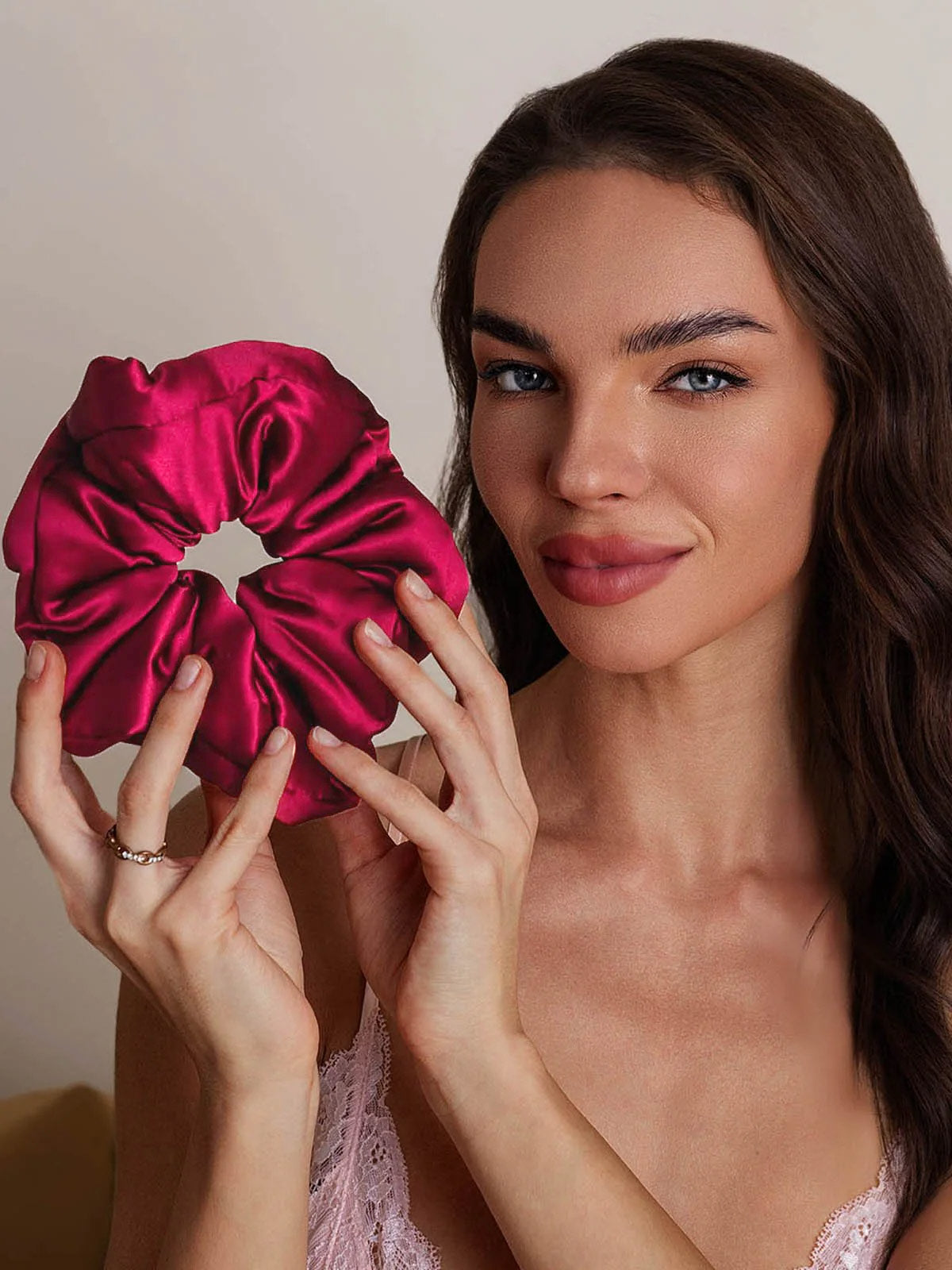 [Rouge Vineux] SilkSilky-FR Soie Scrunchie 001