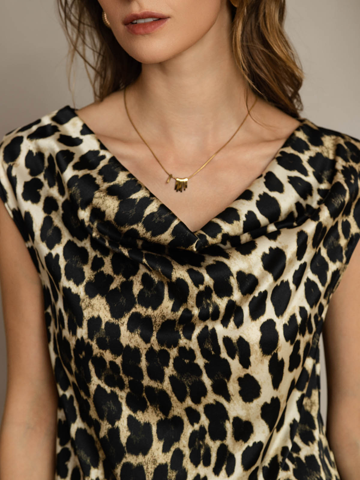 [Leopard] SilkSilky-FR 19Momme Soie Col Bénitier Femme T-Shirt 005