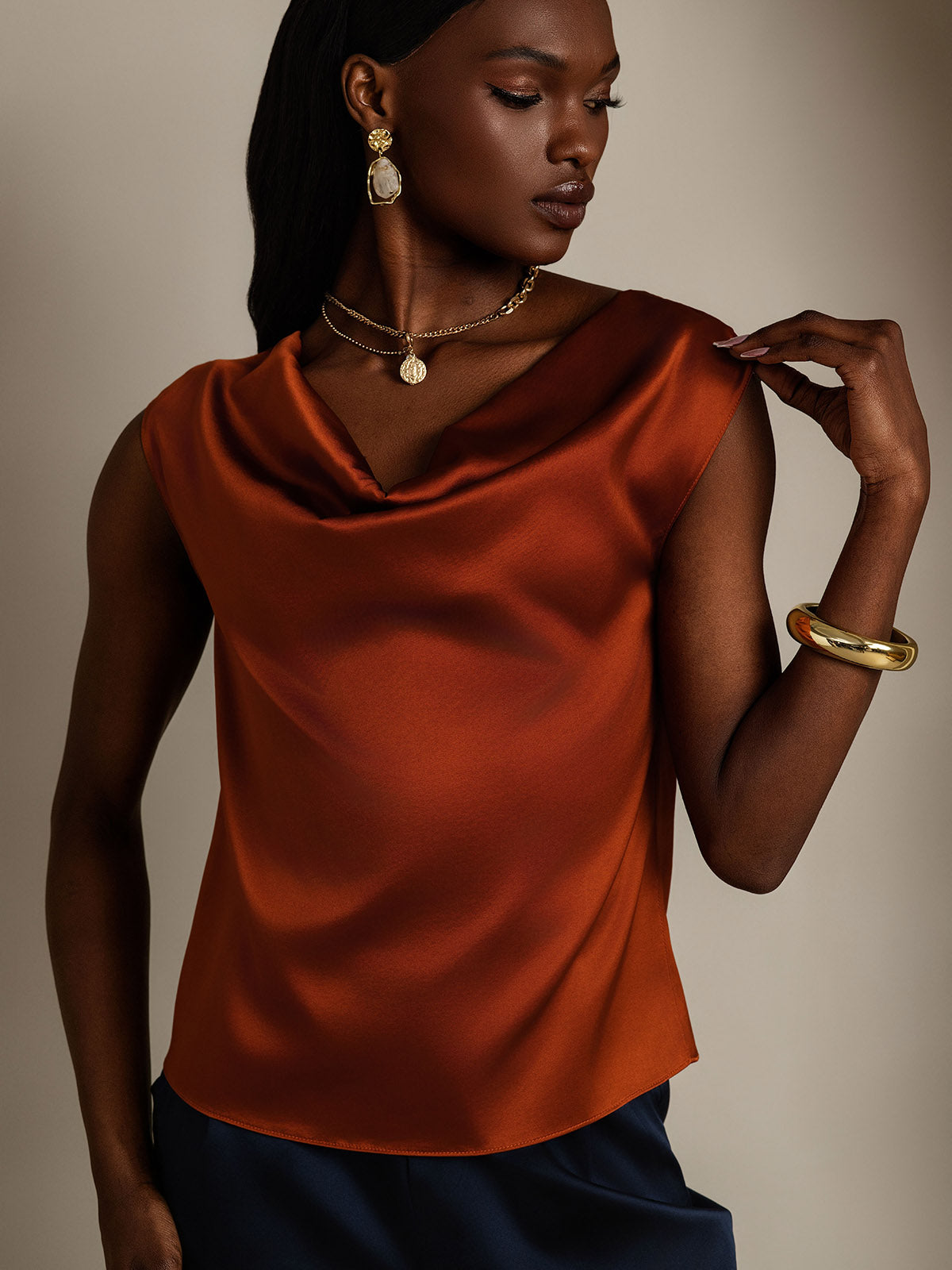 [Caramel] SilkSilky-FR 19Momme Soie Sans manches Col Bénitier Femme T-Shirt 005