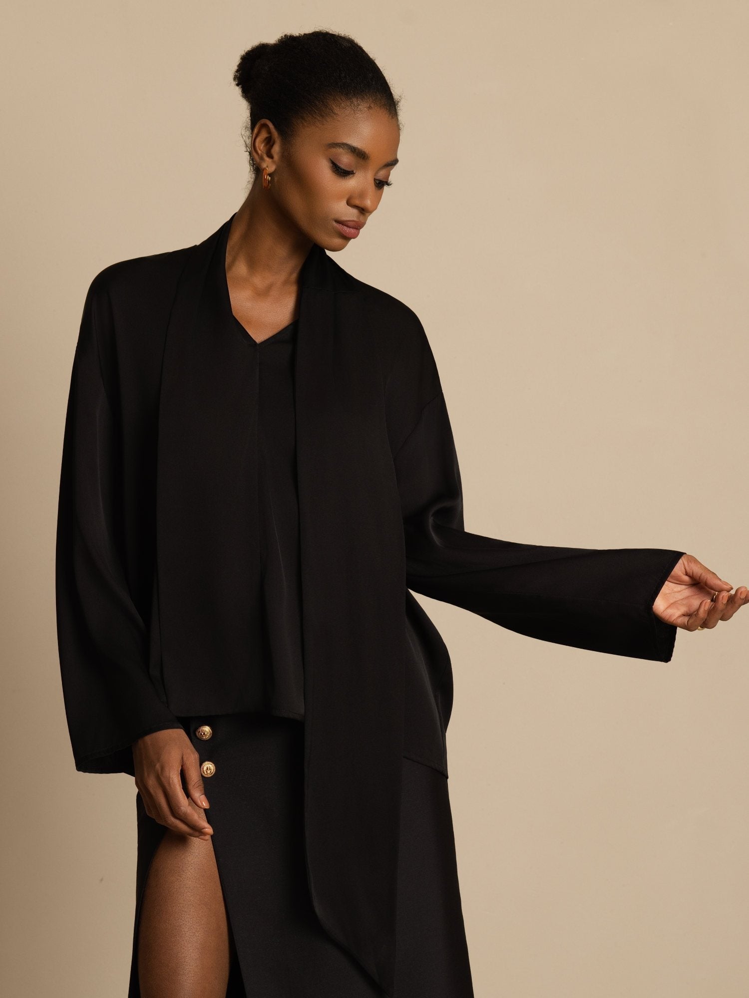 [Noir] SilkSilky-FR 19Momme Soie Manches longues Col V Blouse 003