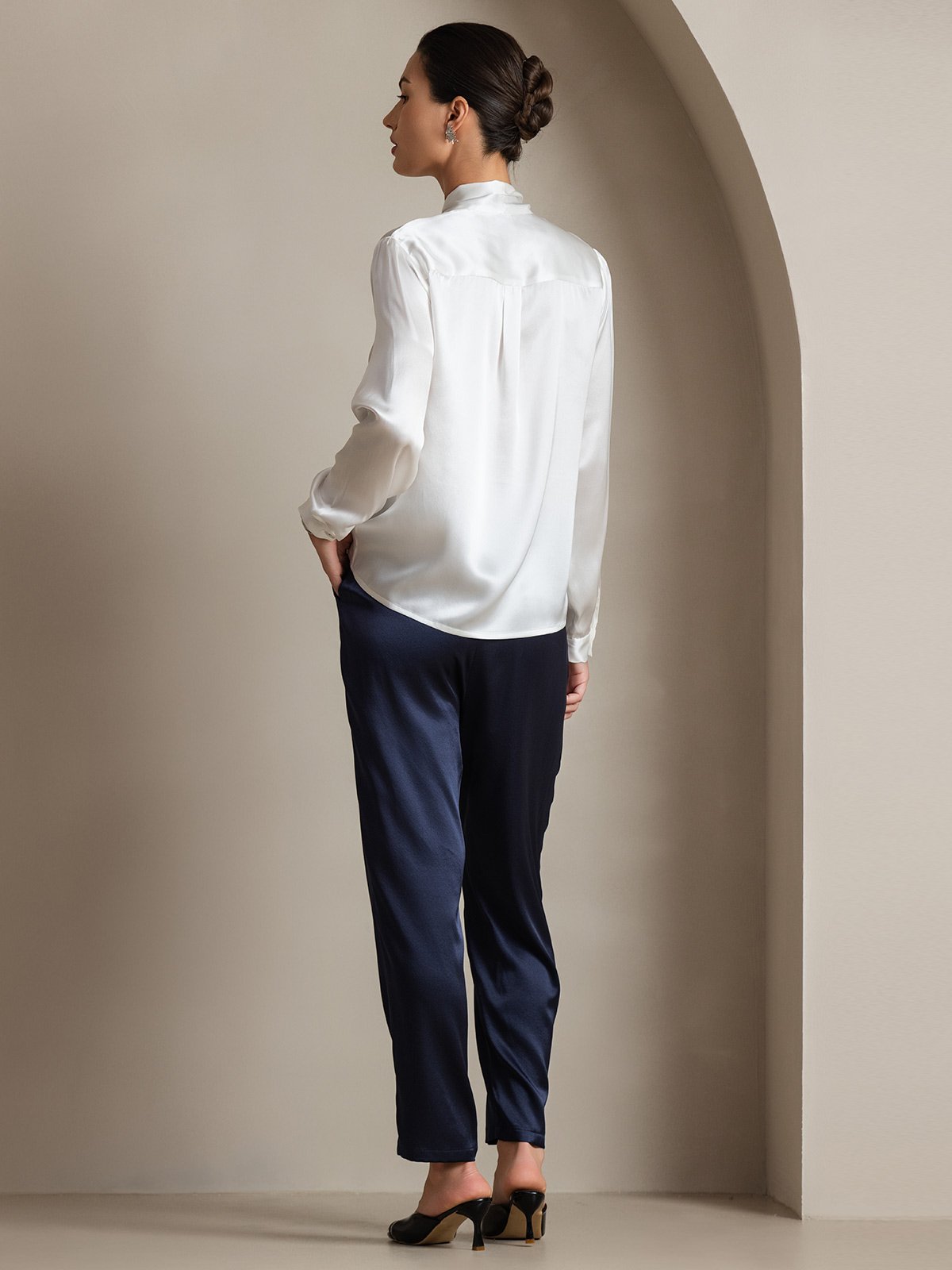 [Blanc] SilkSilky-FR Long Sleeve Tie Neck Blouse 002