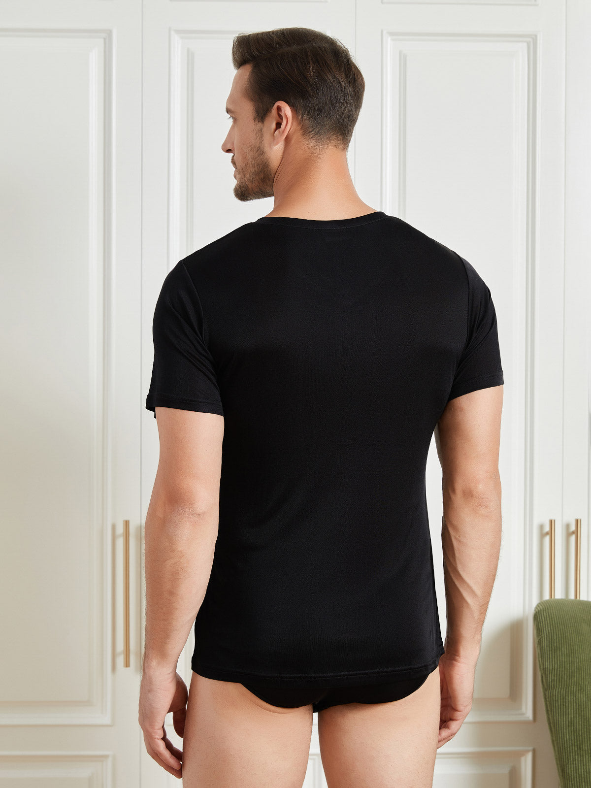 SilkSilky-FR Soie Tricotée Manches courtes Col en V Homme T-Shirt Noir 002