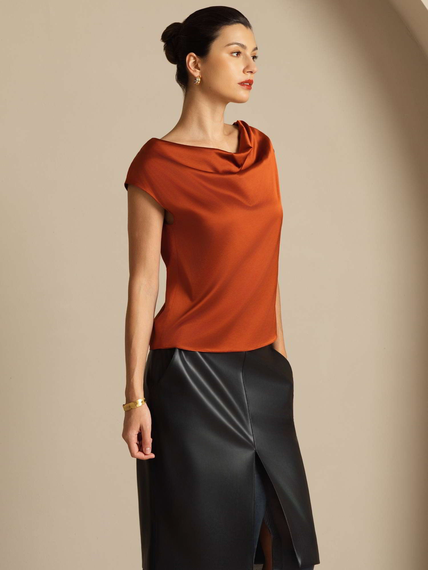 [Caramel] SilkSilky-FR 19Momme Soie Sans manches Col Bénitier Femme T-Shirt 006