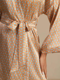 Silhouette robe courte soie imprimé cœur géométrique profil