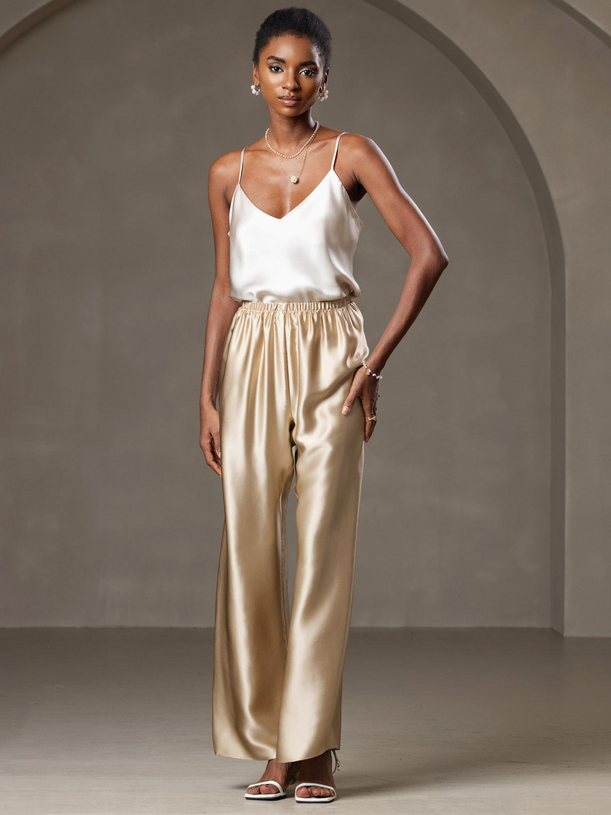 [Beige] SilkSilky-FR Pure Soie Col en V Top À Fines Brides 006
