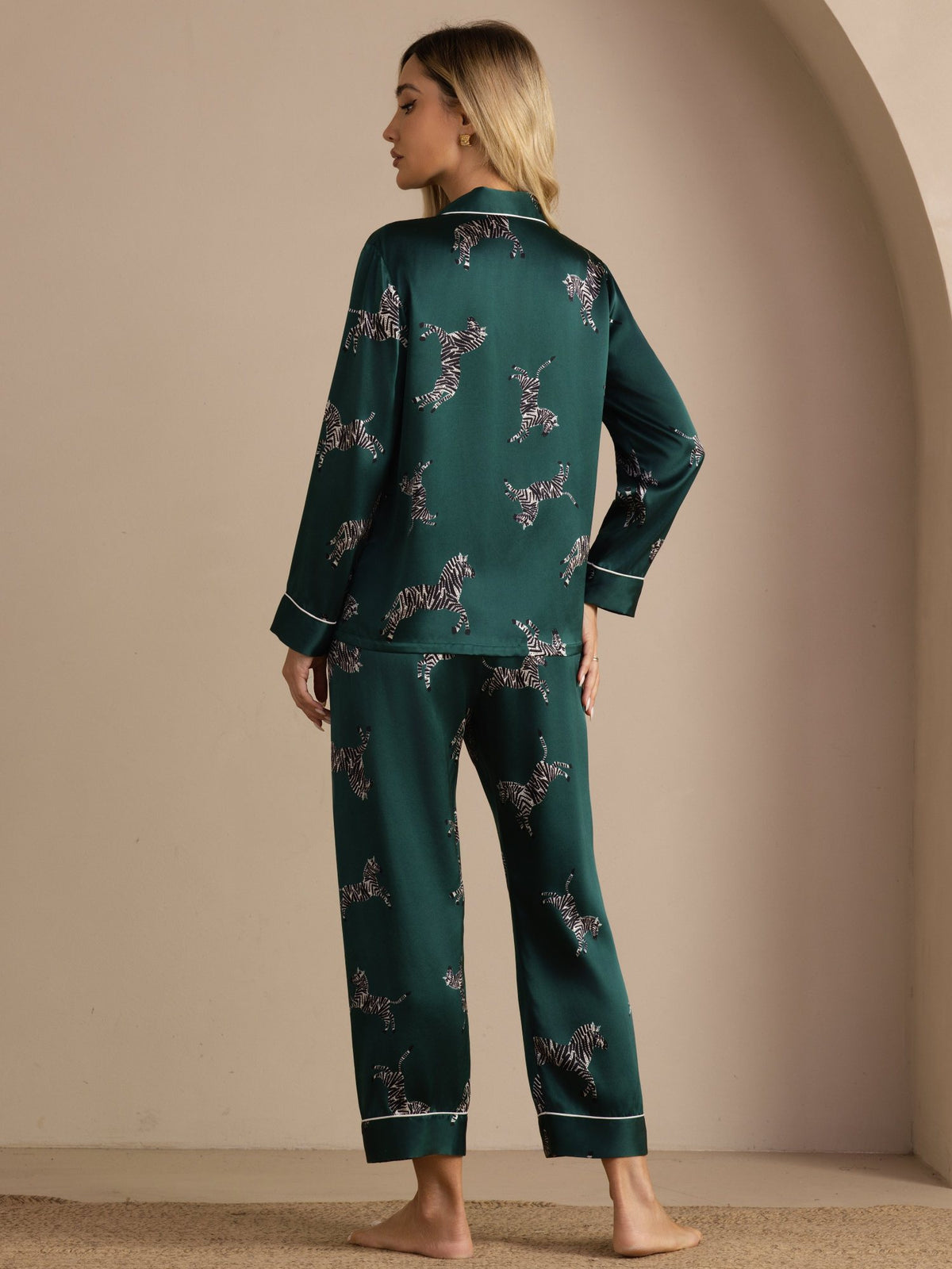 [Zèbre Émeraude] SilkSilky-FR Long Sleeve Lapel Collar Femme Pyjamas 002
