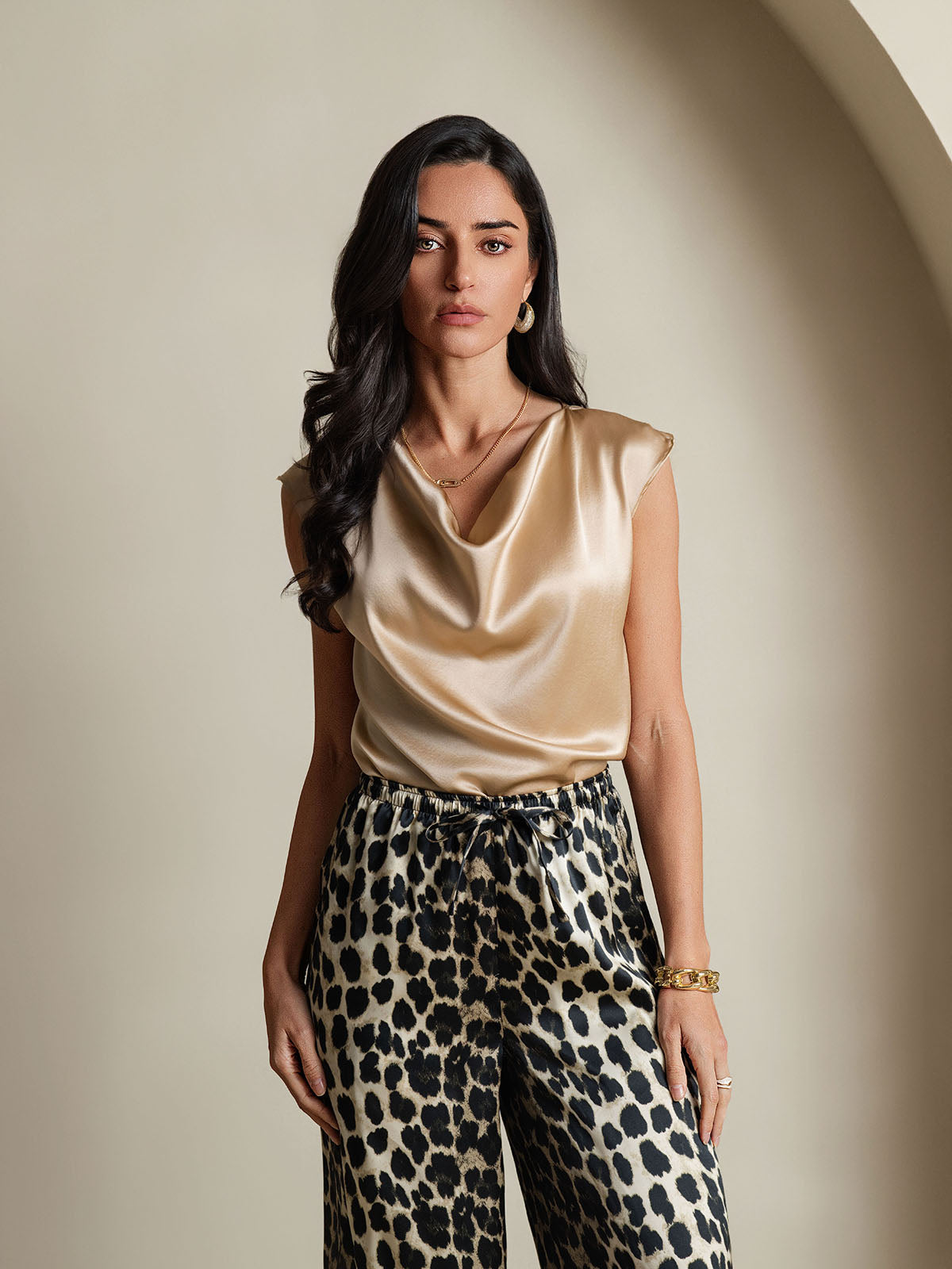 [Champagne] SilkSilky-FR 19Momme Soie Col Bénitier Femme T-Shirt 006