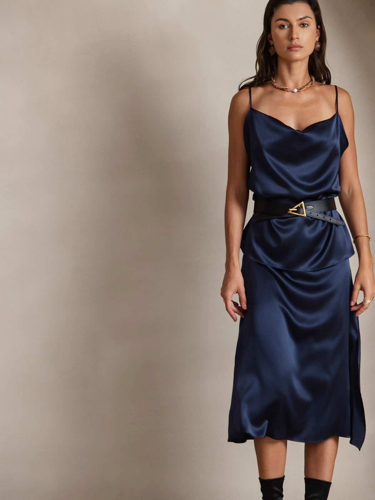 [Bleu Foncé] SilkSilky-FR 19Momme Soie Col Bénitier Top À Fines Brides 003