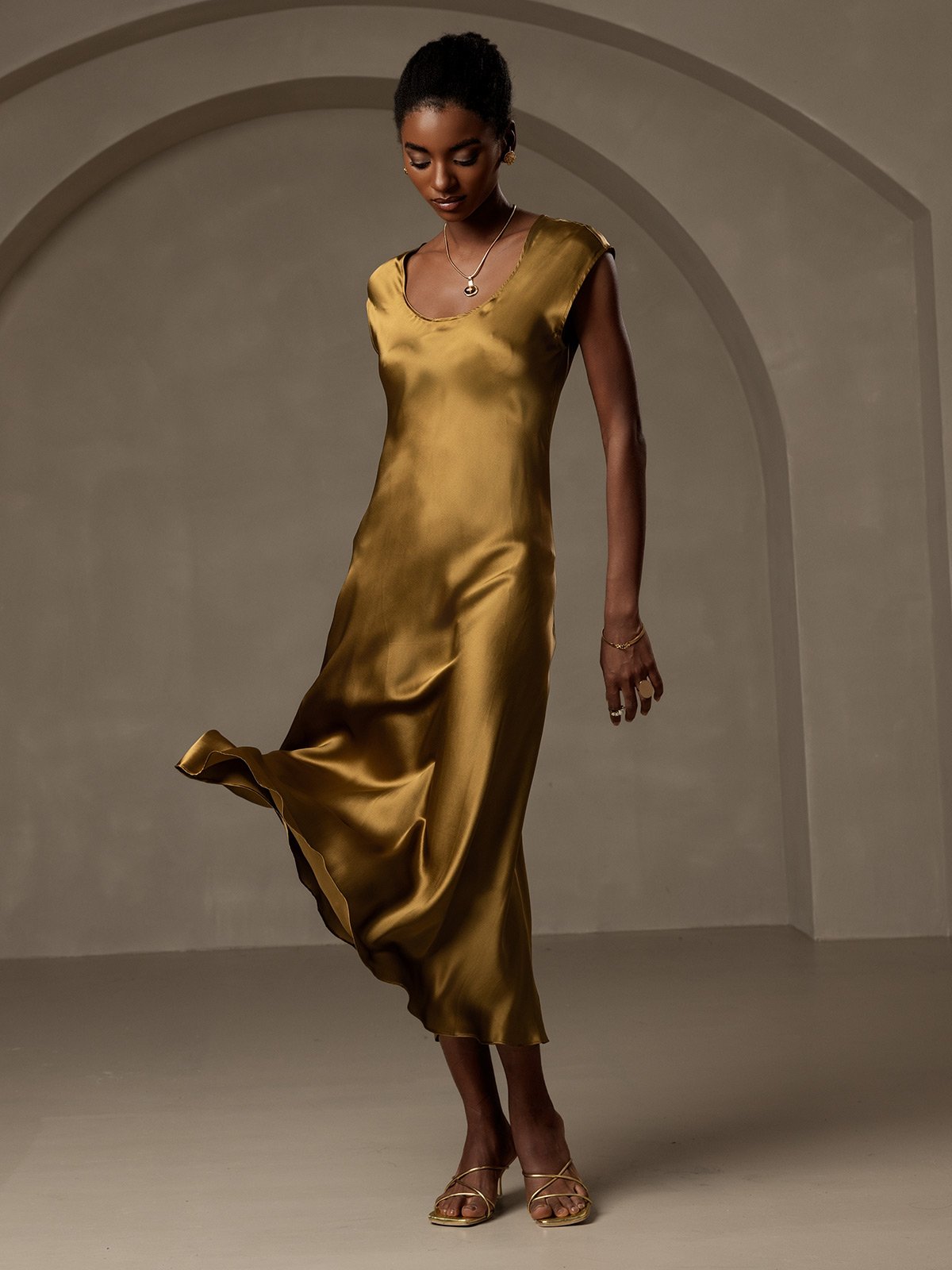 [Brun] SilkSilky-FR 19Momme Soie Sans manches Col Rond Robes 005