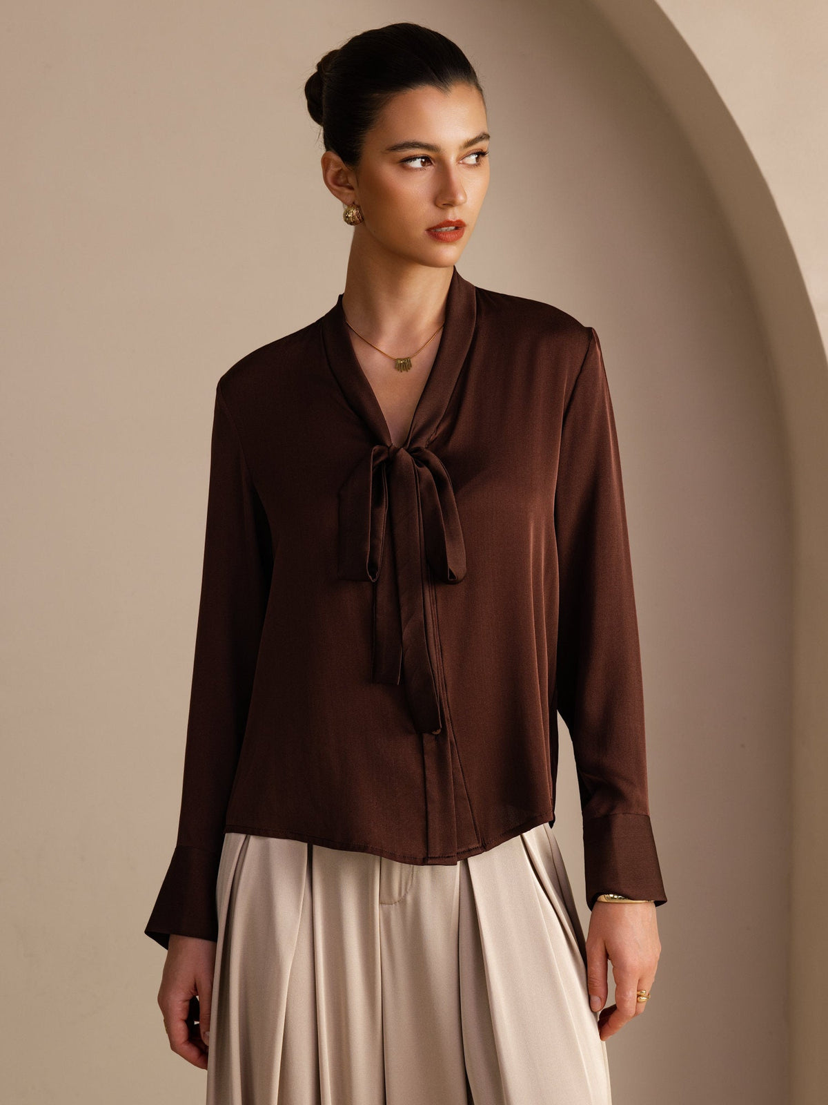 [Chocolat Noir] SilkSilky-FR Long Sleeve Tie Neck Blouse 001