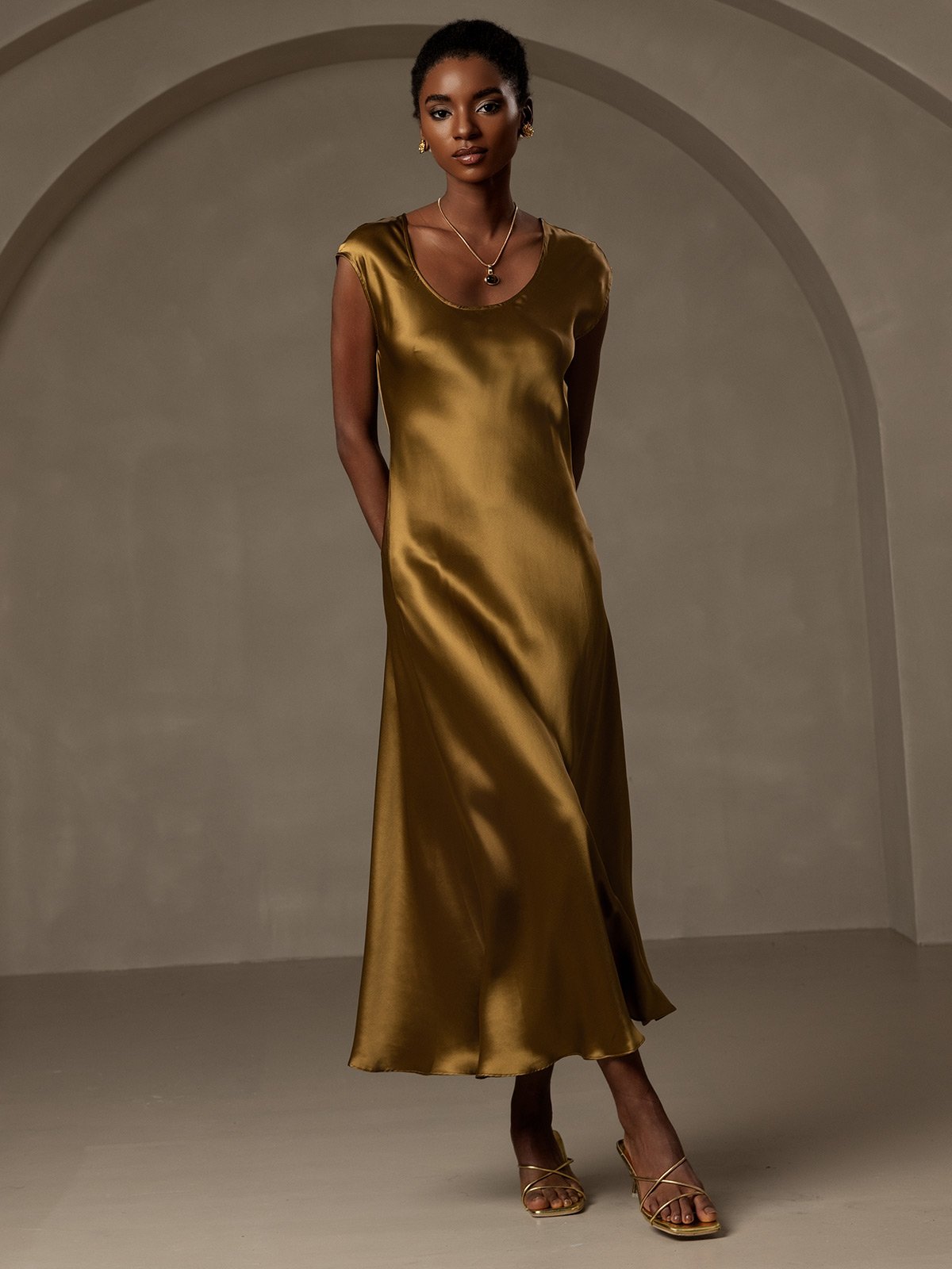 [Brun] SilkSilky-FR 19Momme Soie Sans manches Col Rond Robes 007