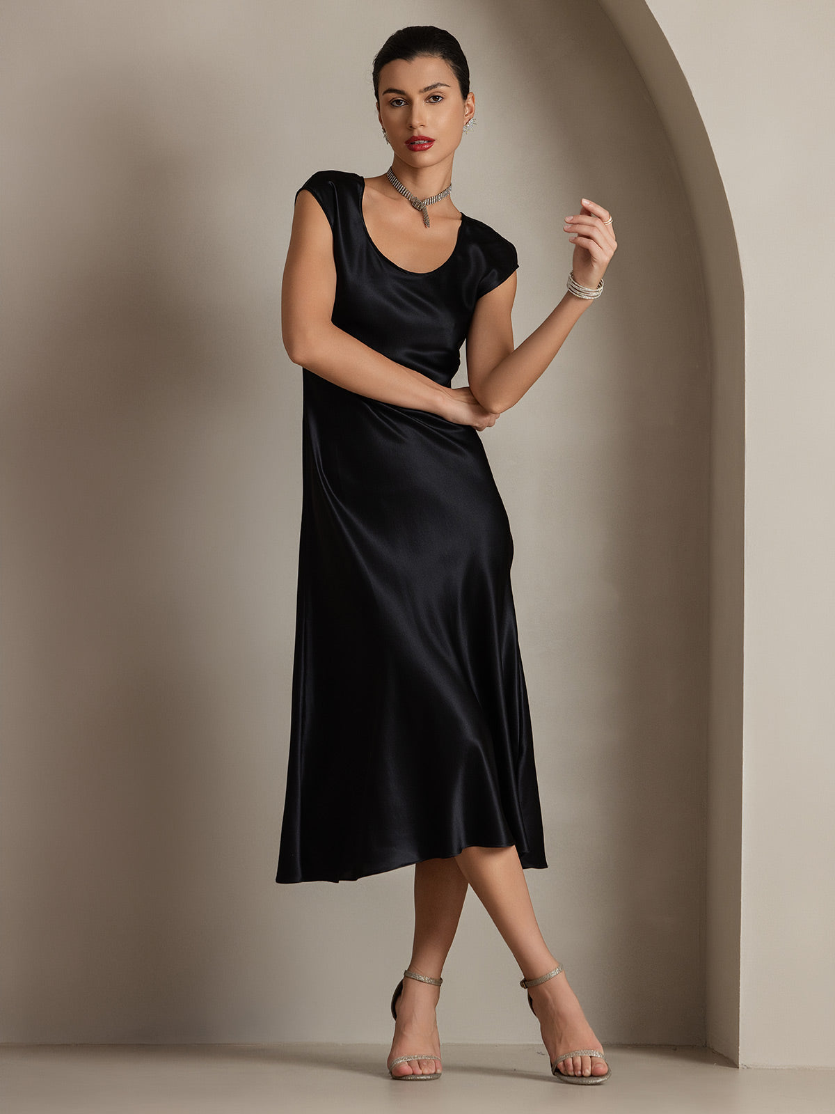 [Noir] SilkSilky-FR 19Momme Soie Col Rond Robes 004