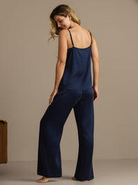 Vue de dos camisole soie bleu foncé bretelles dos nu