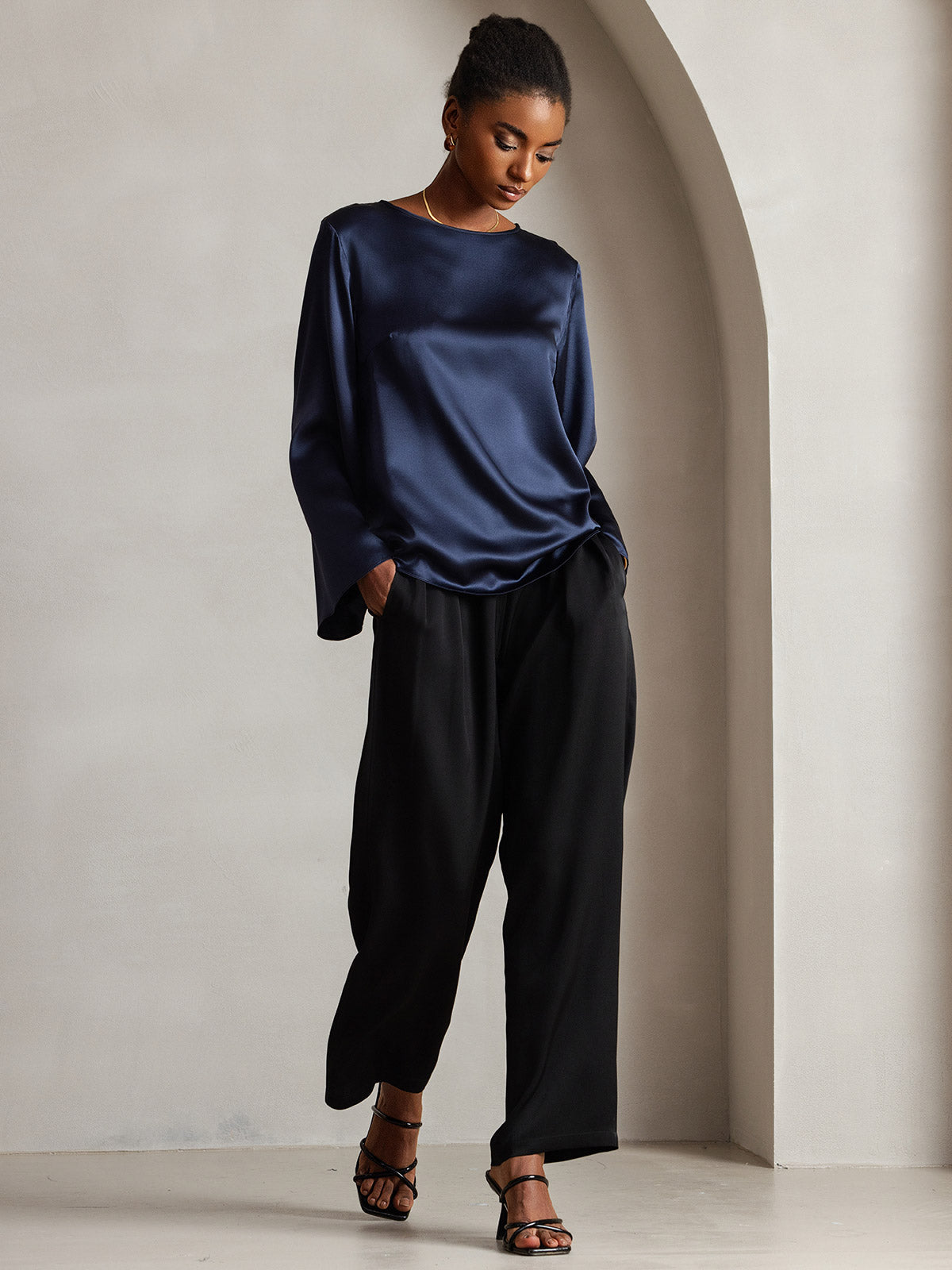 [Bleu Foncé] SilkSilky-FR 19Momme Soie Col Rond Femme T-Shirt 004