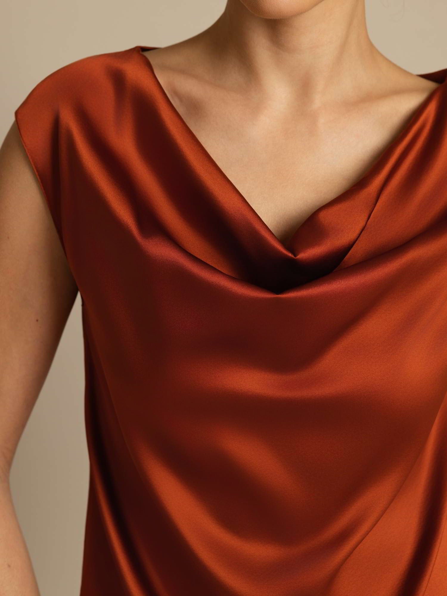 [Caramel] SilkSilky-FR 19Momme Soie Sans manches Col Bénitier Femme T-Shirt 003