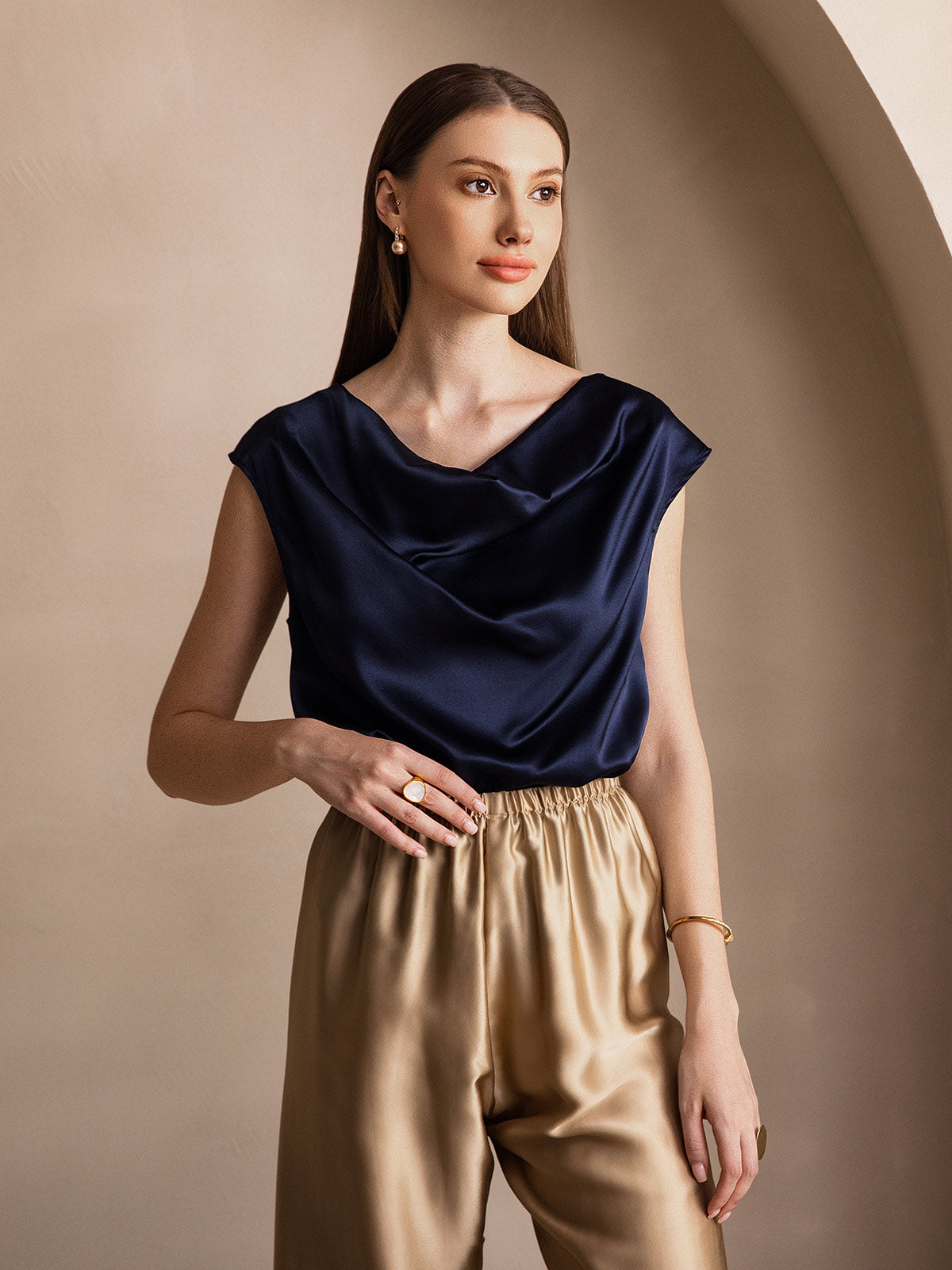 [Bleu Foncé] SilkSilky-FR 19Momme Soie Sans manches Col Bénitier Femme T-Shirt 004