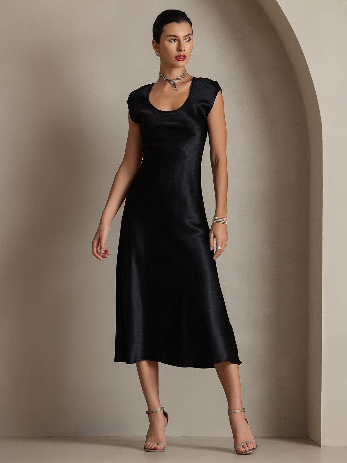 [Noir] SilkSilky-FR 19Momme Soie Col Rond Robes 001