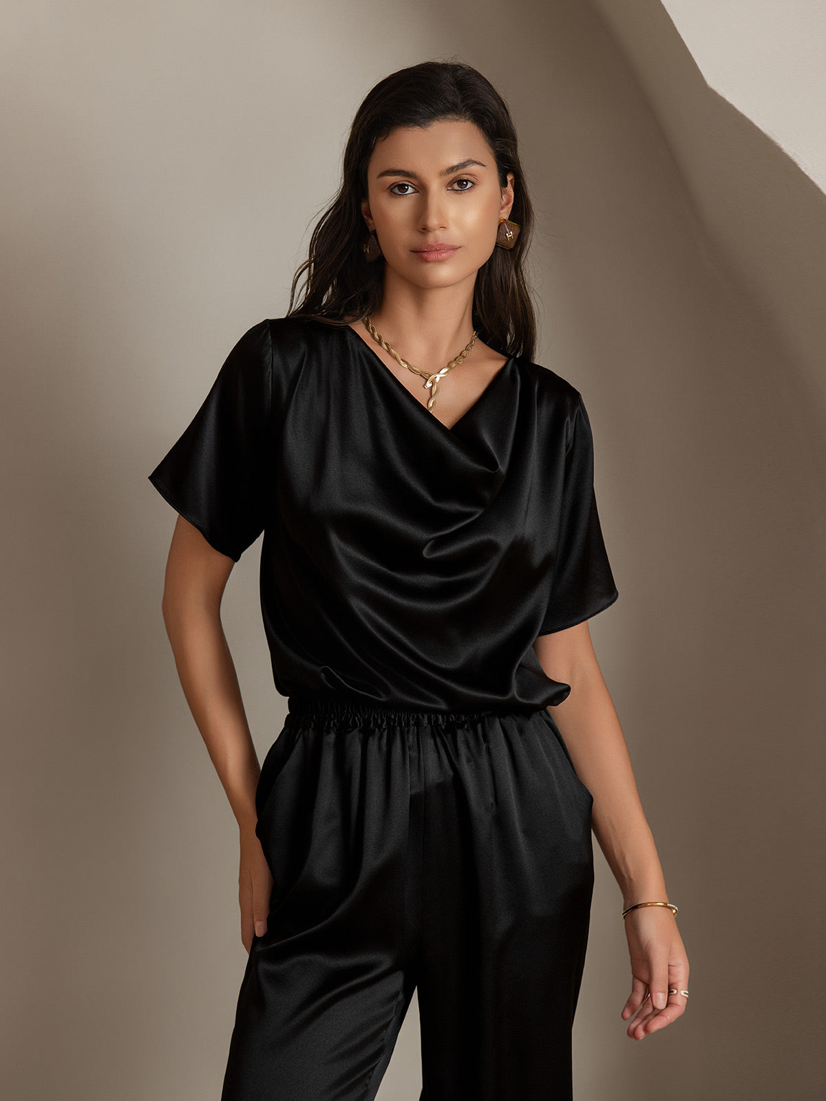 [Noir] SilkSilky-FR 19Momme Soie Col Bénitier Femme T-Shirt 001
