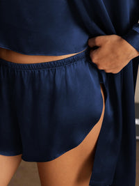 Short soie bleu foncé taille élastiquée détail bas