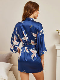 Vue portée kimono court soie bleu grue manches évasées