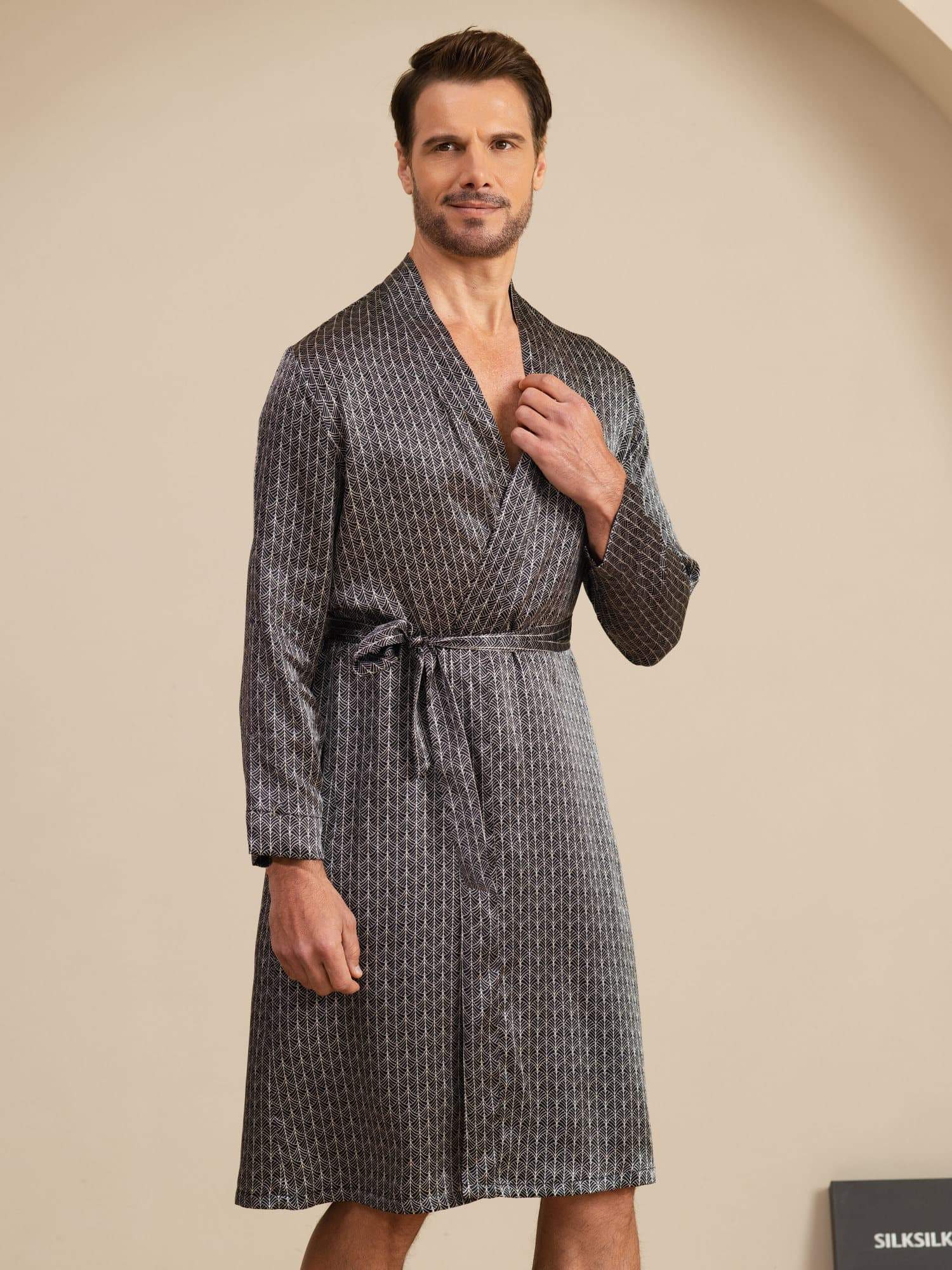 [Ginkgo Noir] SilkSilky-FR Long Sleeve V Neck Homme Peignoir 002