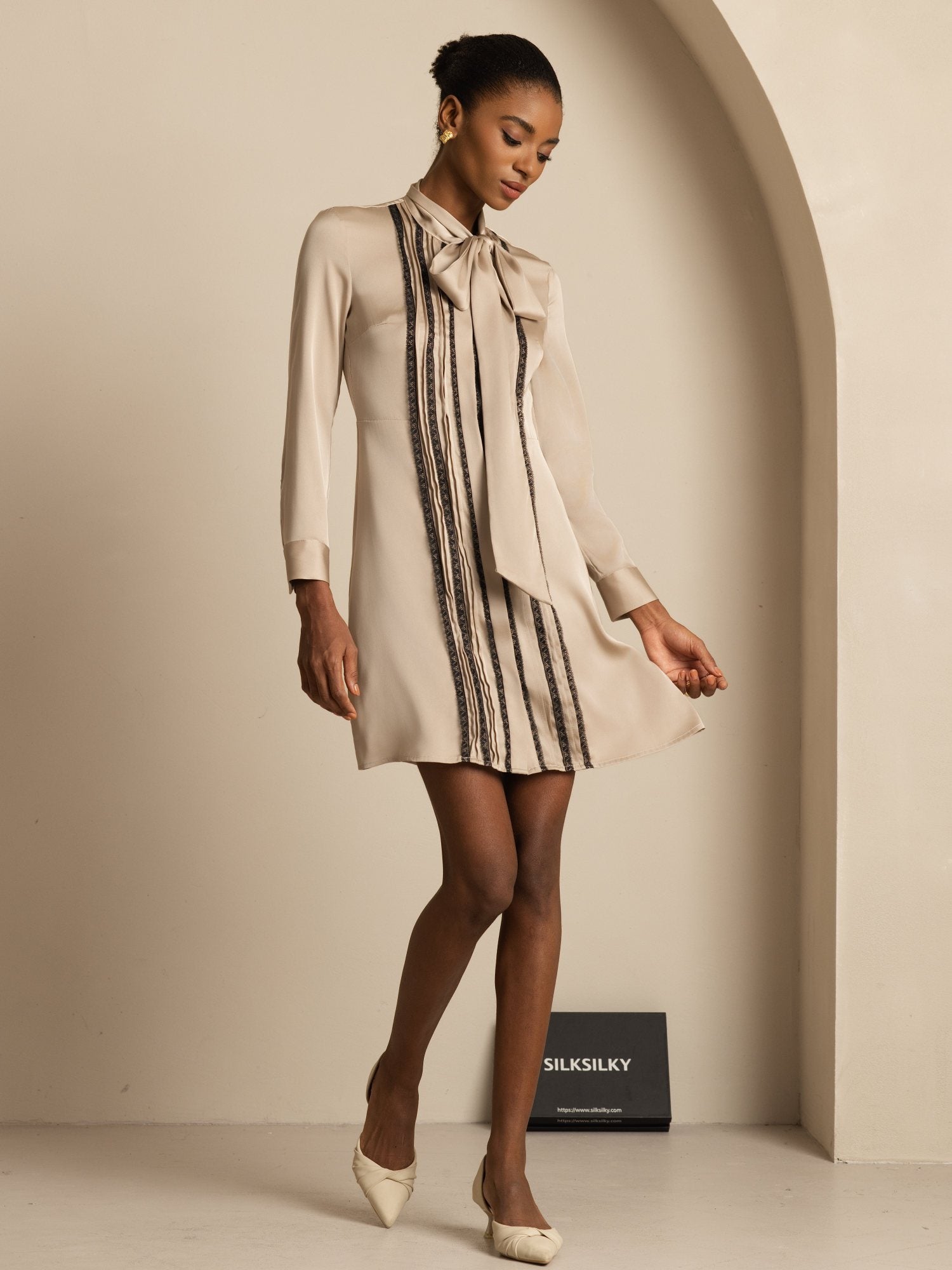 [Tan] SilkSilky-FR 19Momme Soie Manches longues À Nouer Robes 007