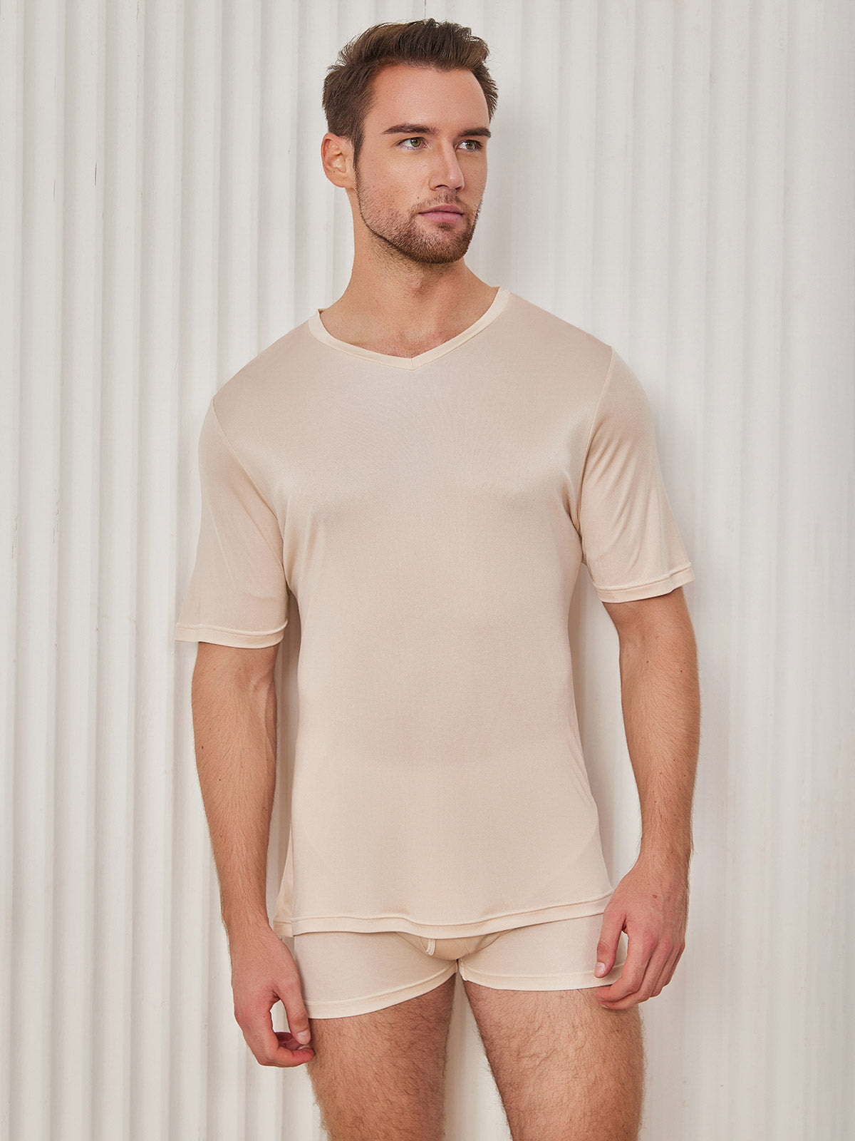 SilkSilky-FR Soie Tricotée Manches courtes Col en V Homme T-Shirt Beige 004