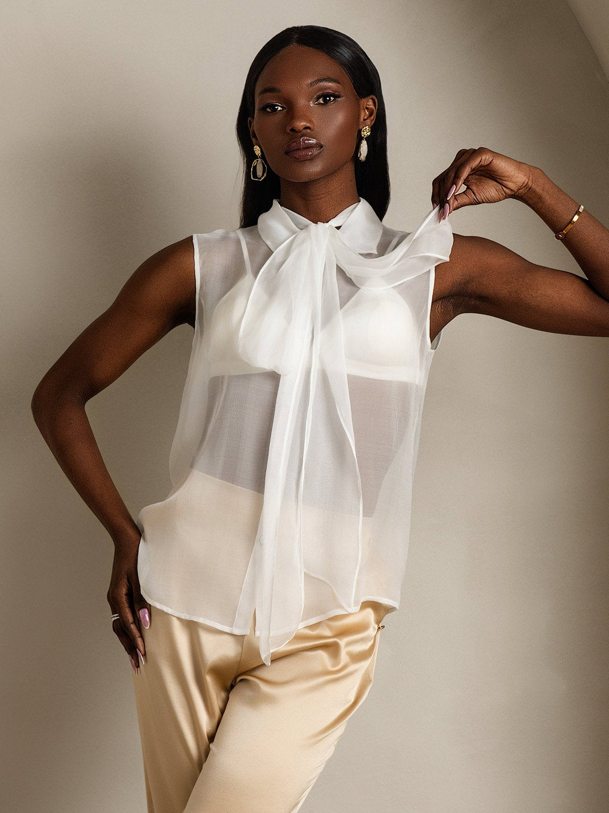 SilkSilky-FR Soie Sans manches Nœud à l'encolure Femme Chemise Blanc 004