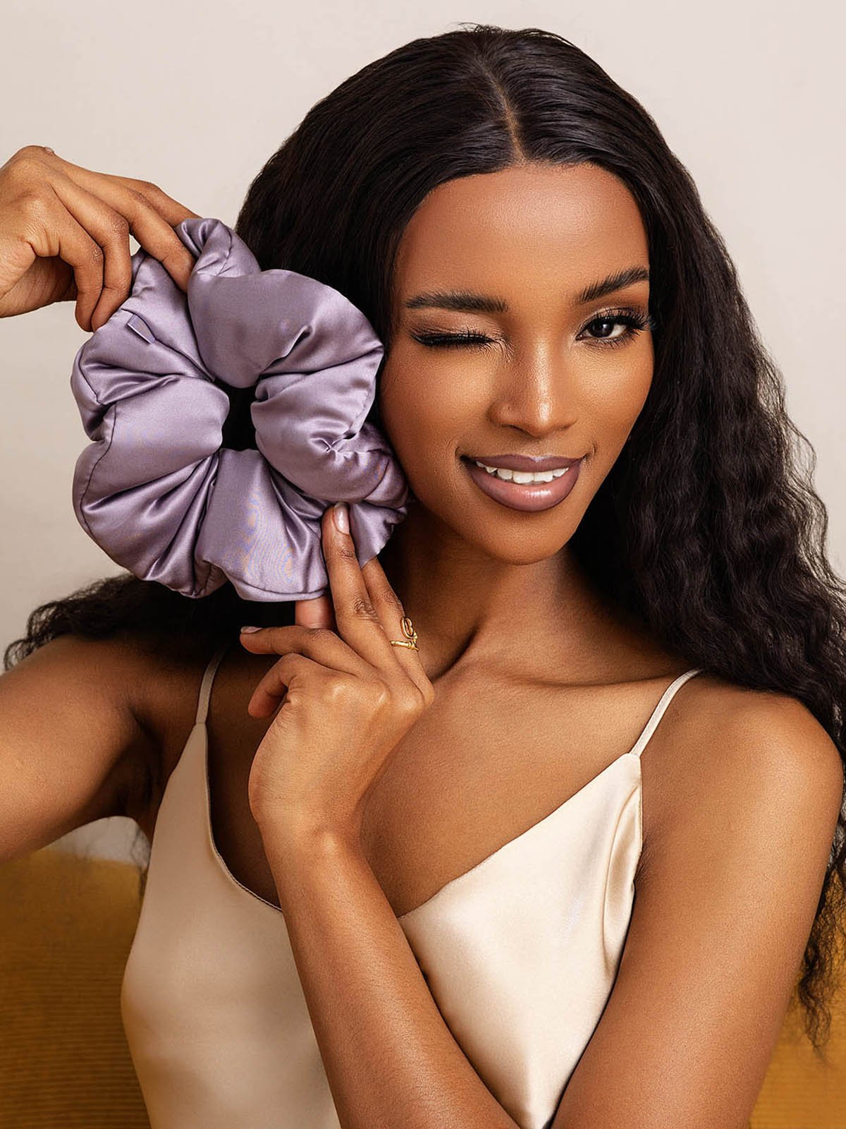 [Violet Foncé] SilkSilky-FR Soie Scrunchie 003