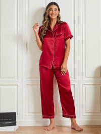 Vue portée pantalon soie rouge passepoil blanc