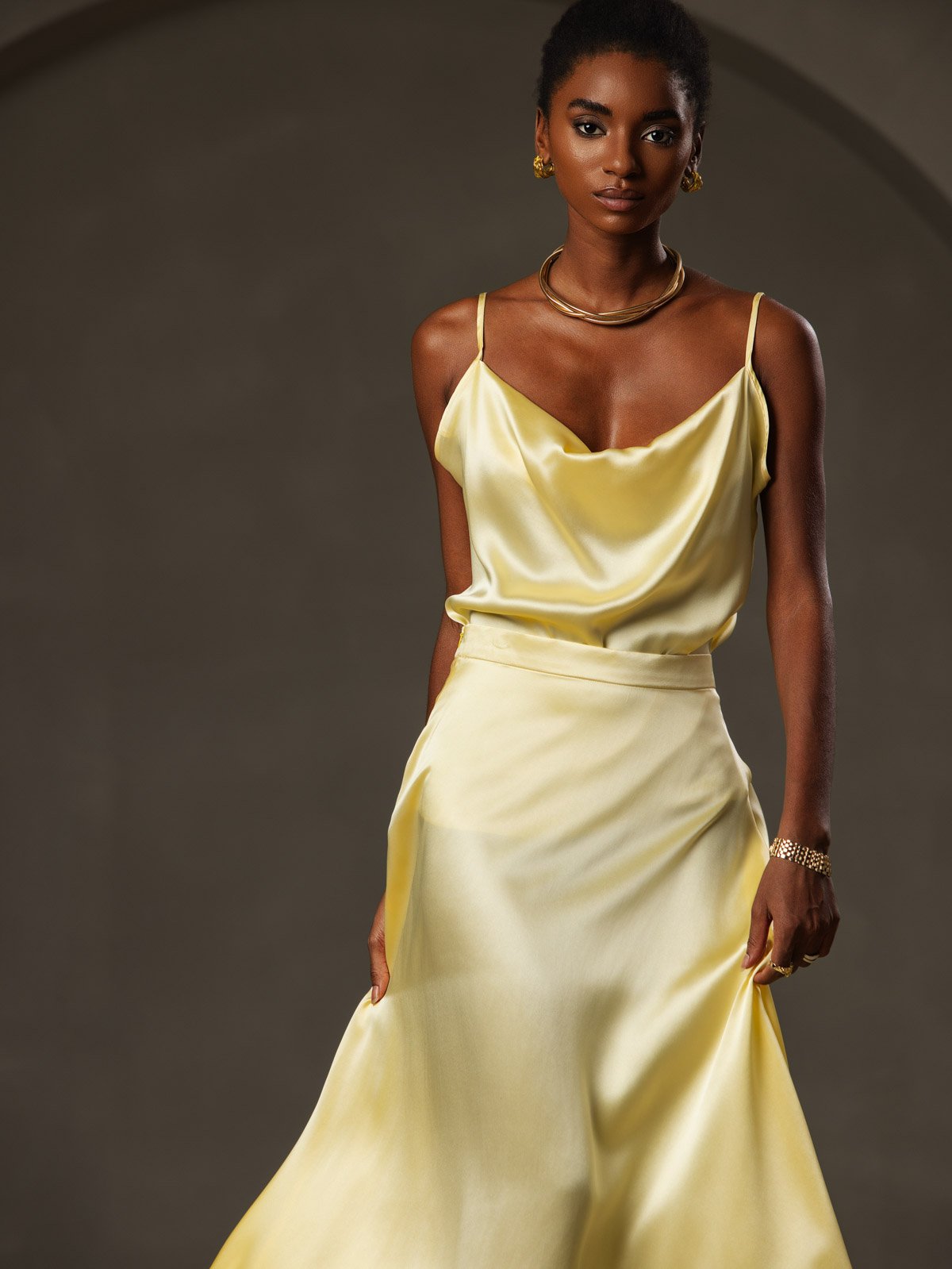 [Jaune] SilkSilky-FR 19Momme Soie Col Bénitier Top À Fines Brides 003