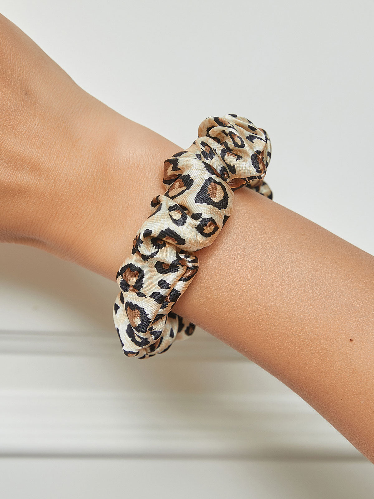 [Leopard] SilkSilky-FR 19Momme Pure Soie Scrunchie 001