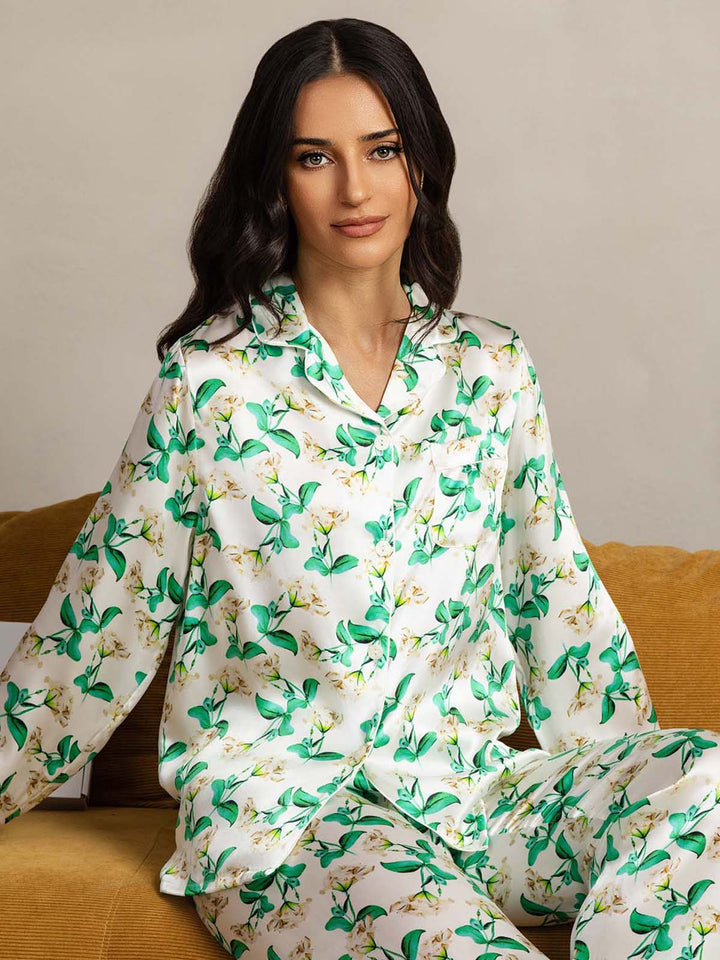 Pyjama soie manches longues col revers imprimé floral vert