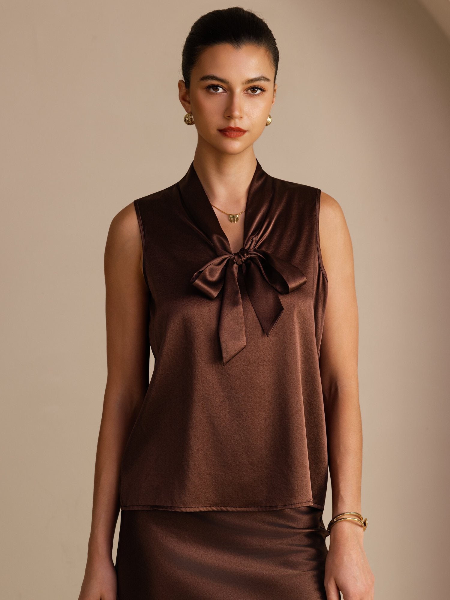 [Chocolat Noir] SilkSilky-FR Sleeveless Tie Neck Top À Fines Brides 001