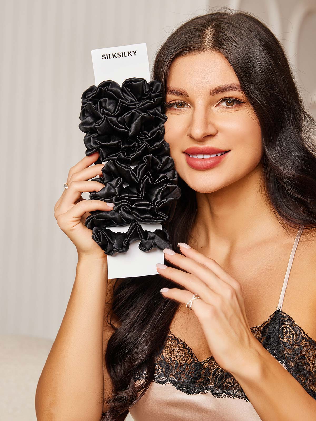 [Noir] SilkSilky-FR 19Momme Pure Soie Scrunchie 001