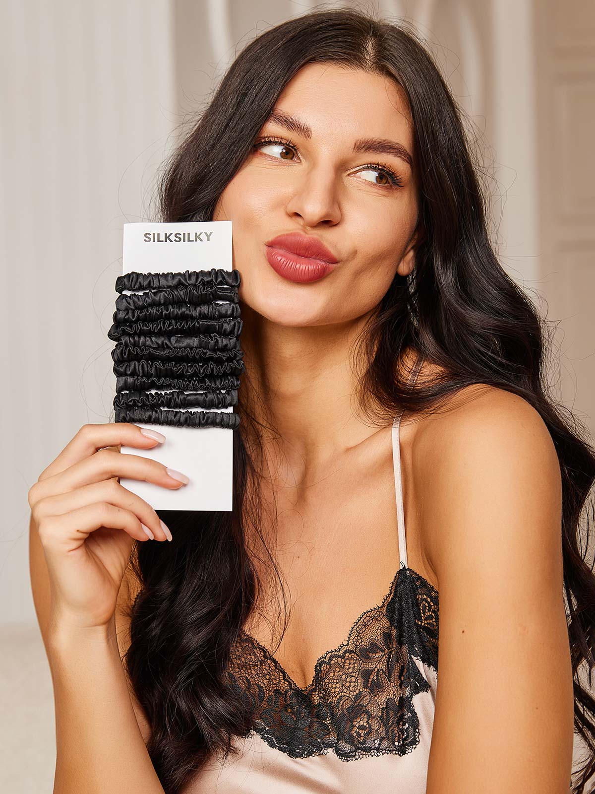 [Noir] SilkSilky-FR 19Momme Scrunchie 001