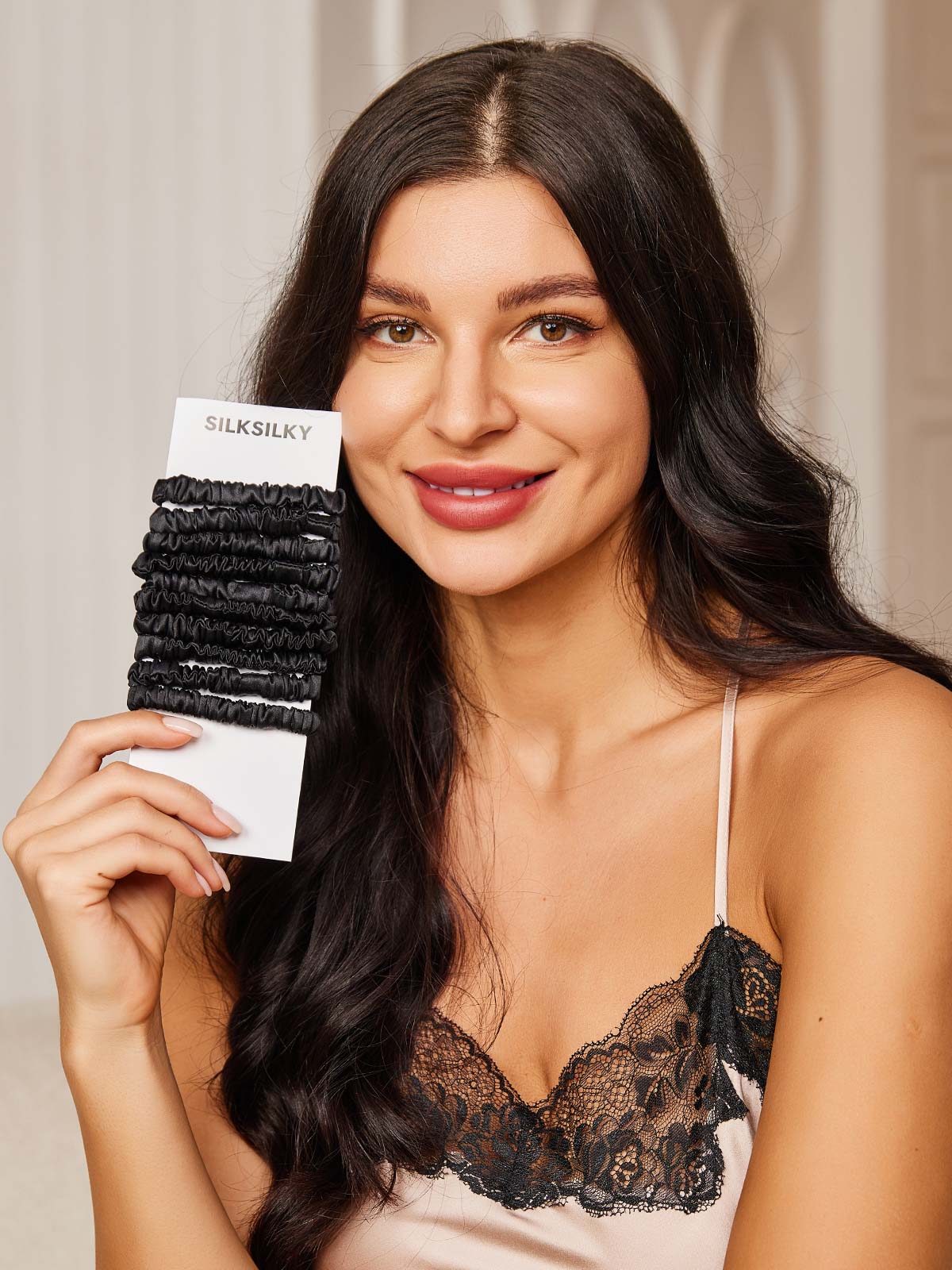 [Noir] SilkSilky-FR 19Momme Scrunchie 003