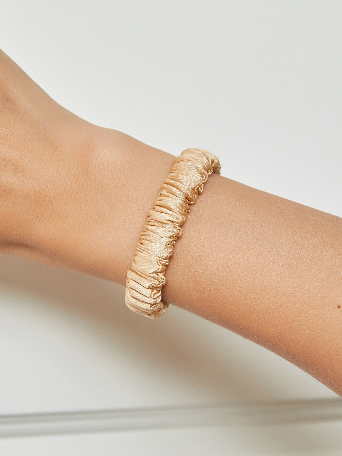 [Champagne] SilkSilky-FR 19Momme Scrunchie 001