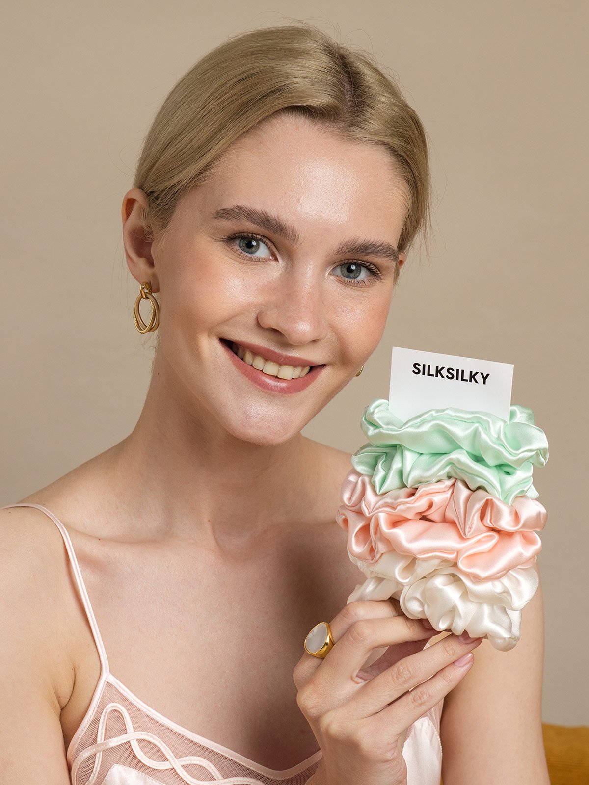 [Group2] SilkSilky-FR Scrunchie 003