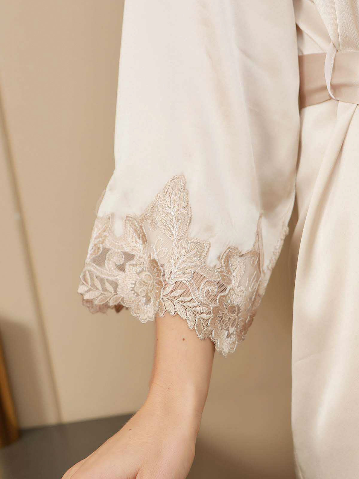 [Ivory] SilkSilky-FR Trois-quart Nightgown&Robe Set 010