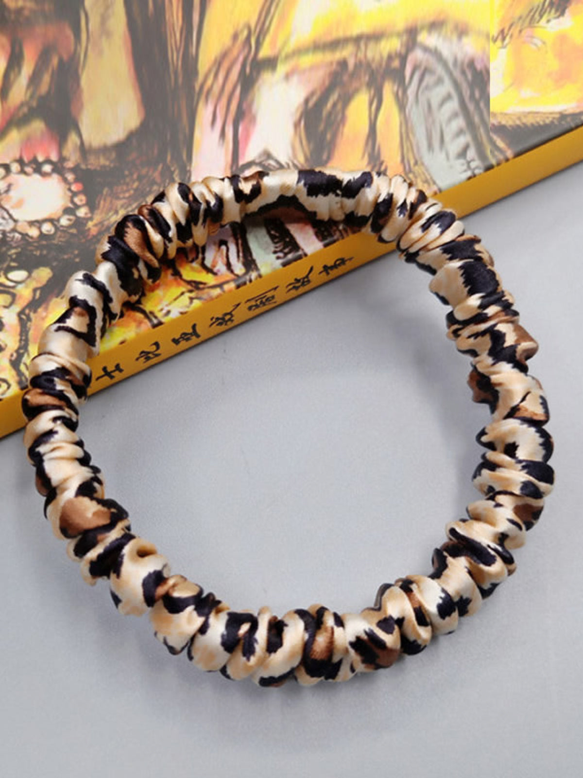 [Leopard] SilkSilky-FR 19Momme Scrunchie 004