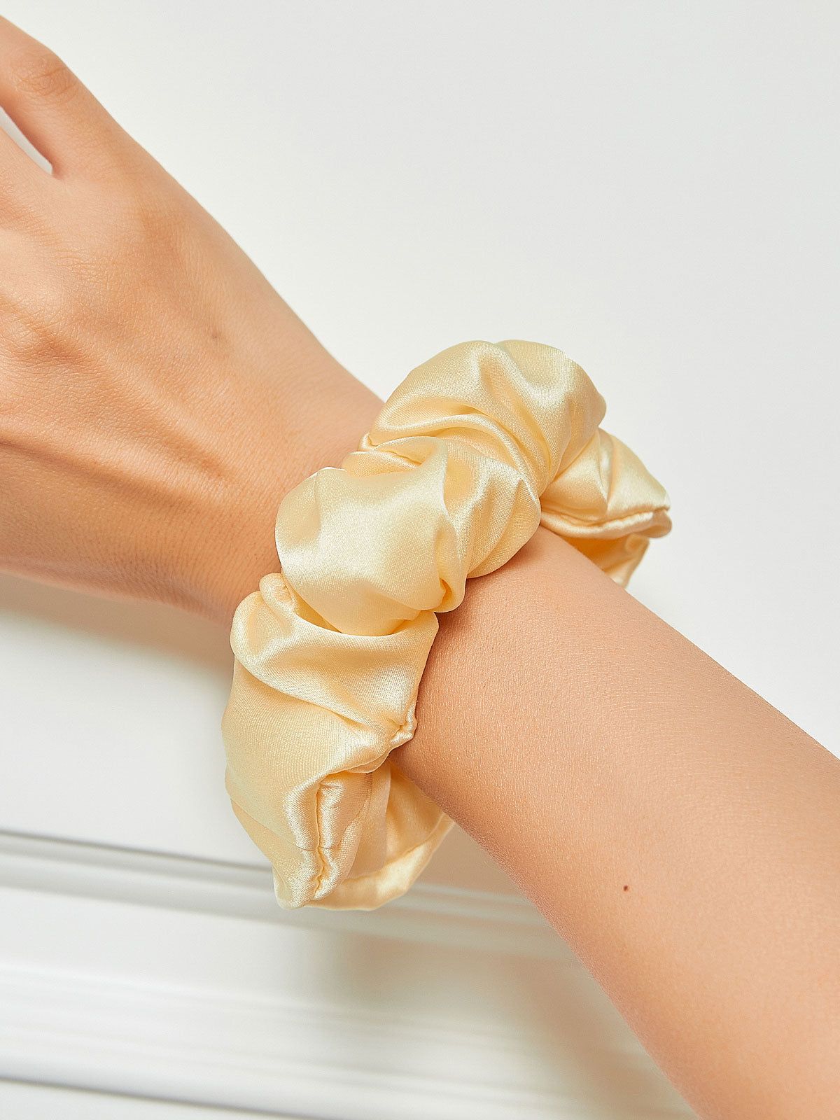 [Jaune Clair] SilkSilky-FR 19Momme Scrunchie 001