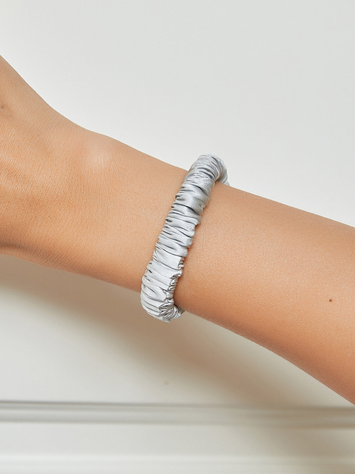 [Argent] SilkSilky-FR 19Momme Scrunchie 001