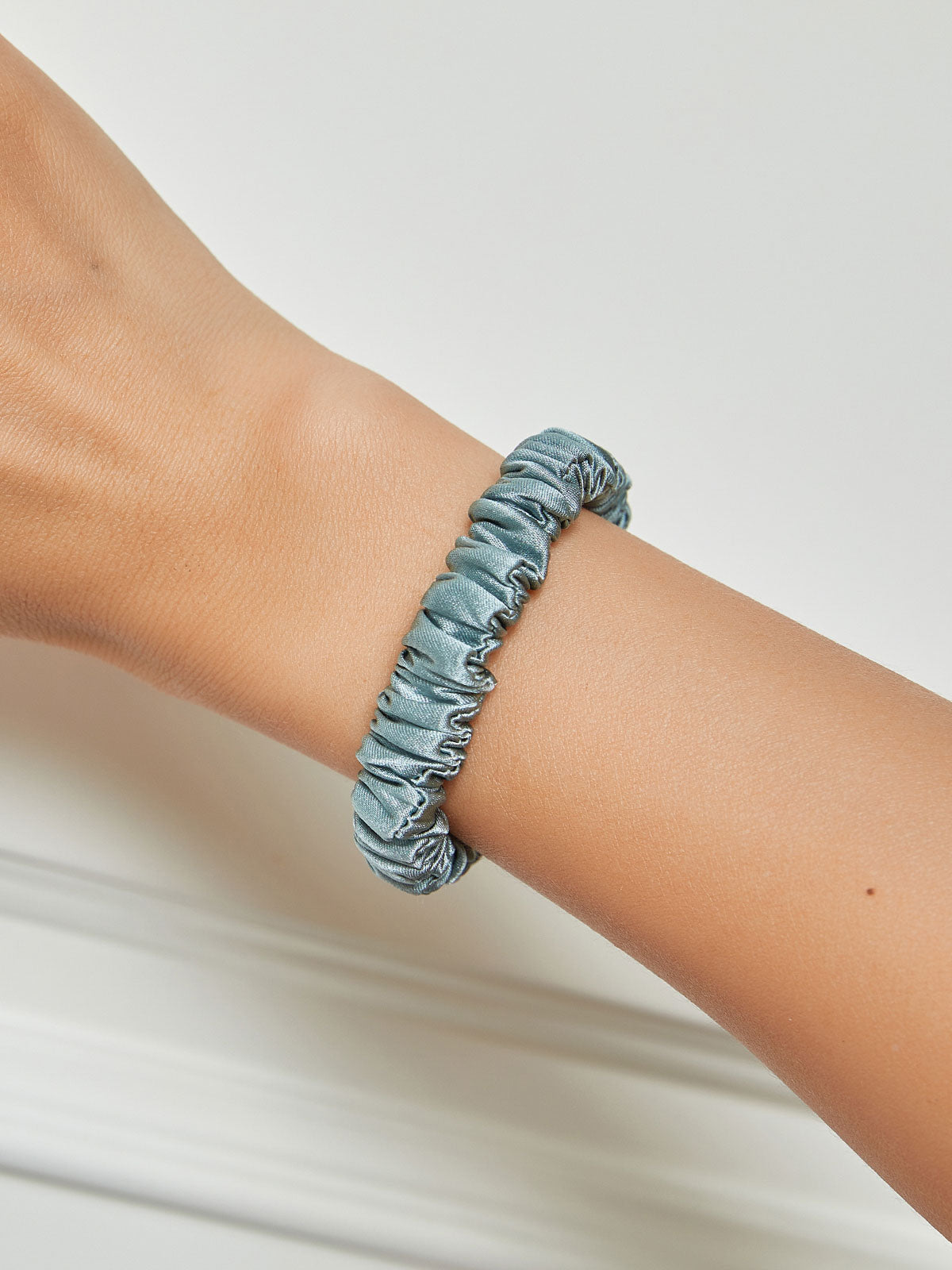 [Bleu Acier] SilkSilky-FR 19Momme Scrunchie 001