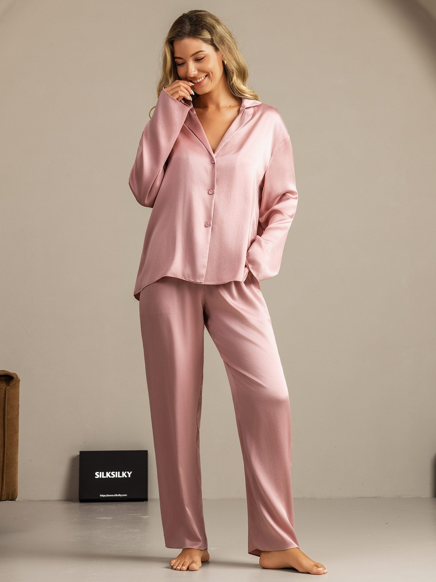 [PeauDePêche] SilkSilky-FR 19Momme Soie Découpe V Femme Pyjamas 001
