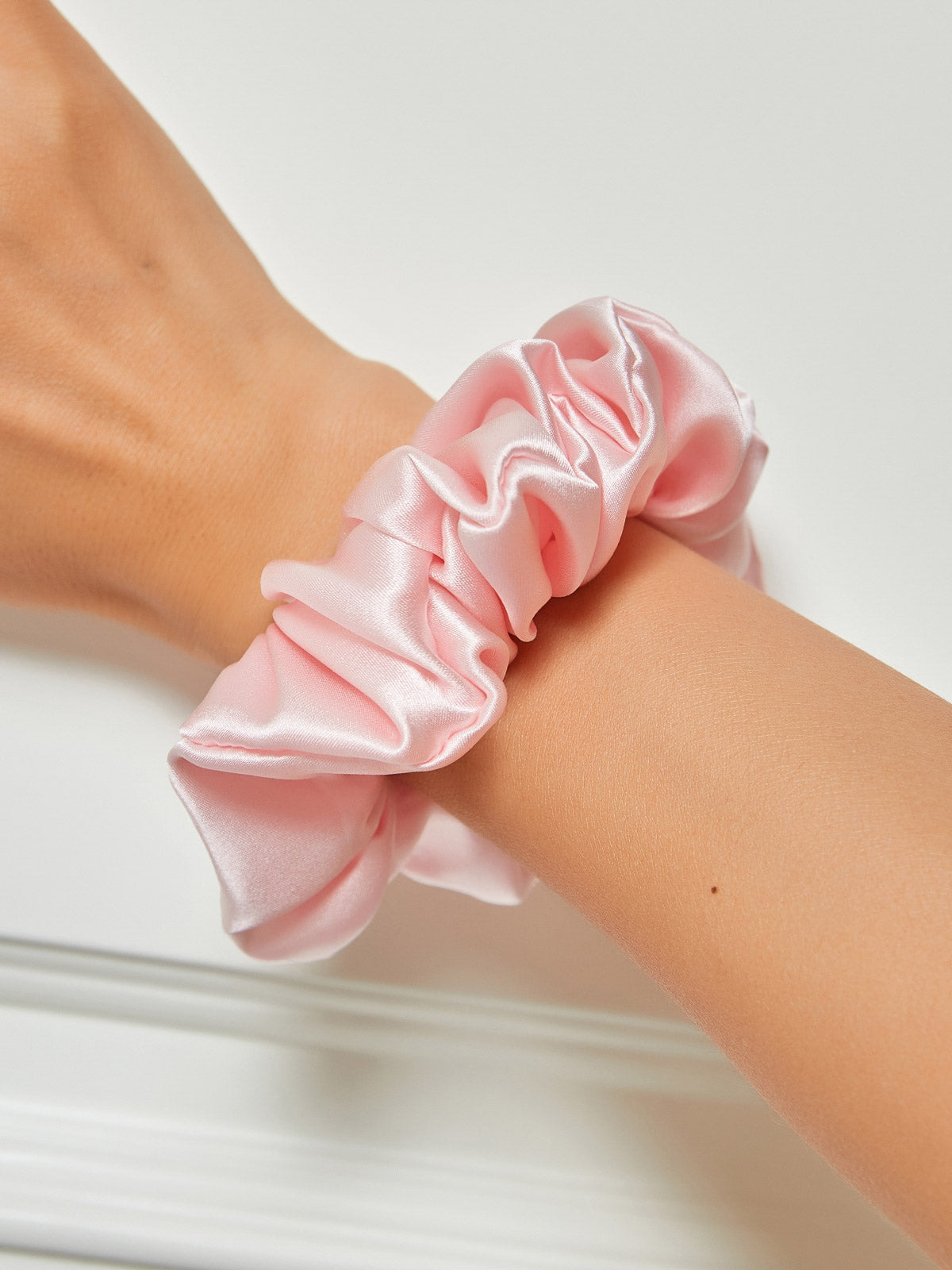 SilkSilky-FR 19Momme Pure Soie Scrunchie RoseClair 001